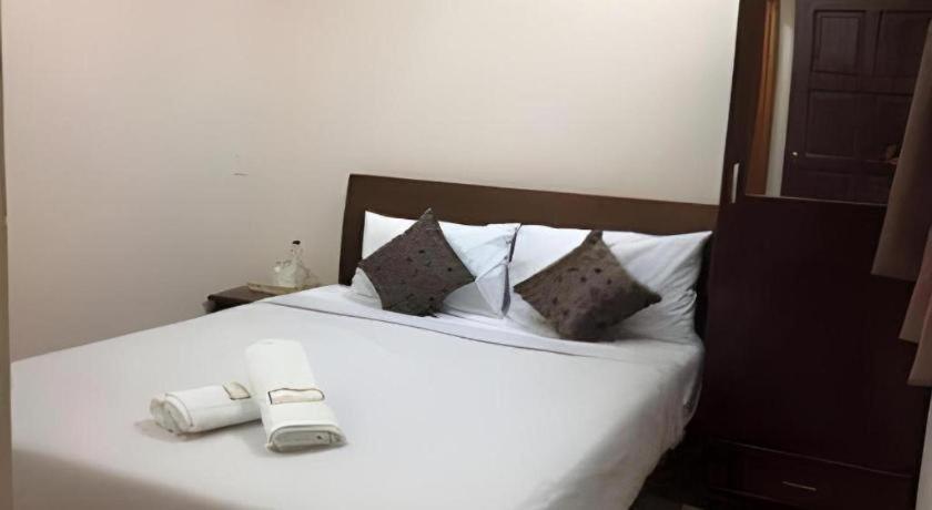Oyo 90936 Hotel Manjoi Inn イポー エクステリア 写真