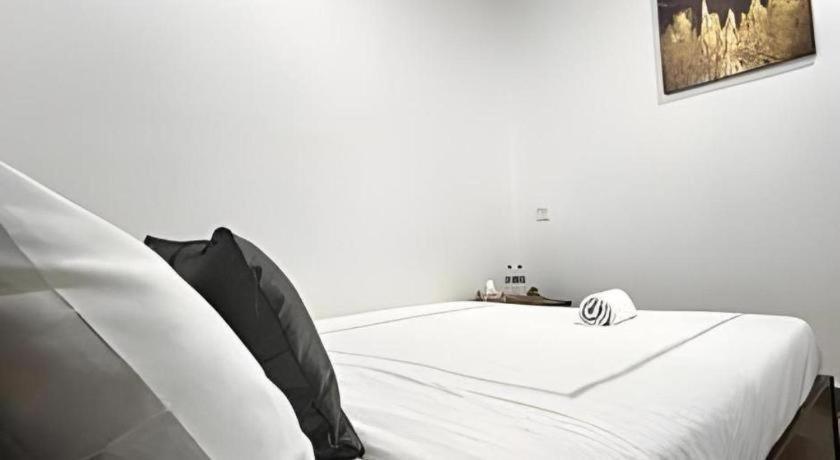 Oyo 90936 Hotel Manjoi Inn イポー エクステリア 写真